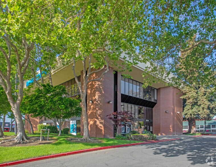 3755 El Camino Real, Santa Clara, CA à louer - Photo du bâtiment - Image 3 de 6