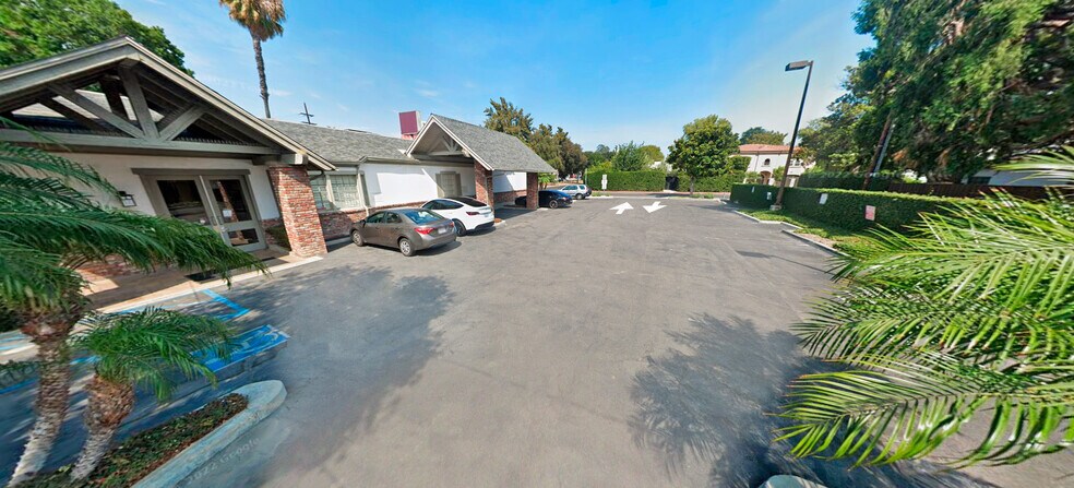 13300 Ventura Blvd, Sherman Oaks, CA à louer - Photo du bâtiment - Image 2 de 6