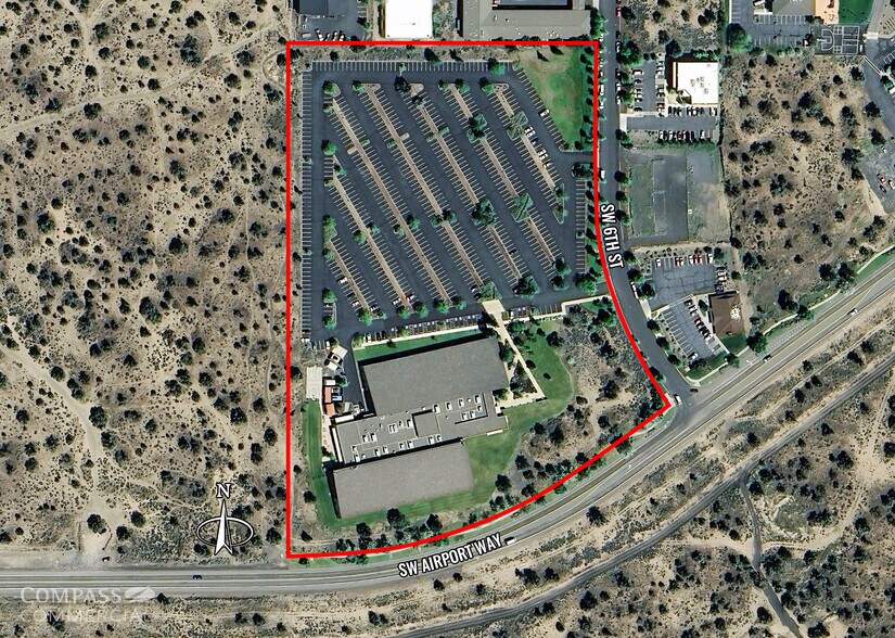 2999 SW 6th St, Redmond, OR à louer - Photo du bâtiment - Image 3 de 40