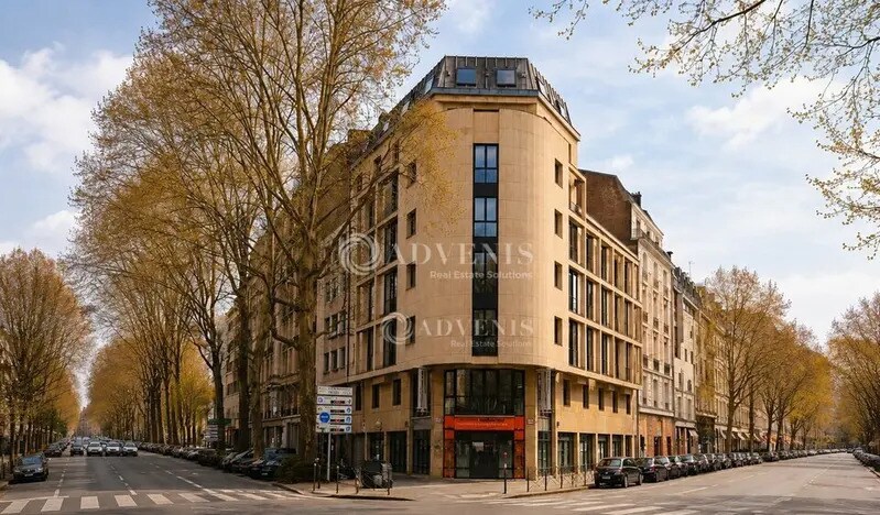 Office in Lille for sale Building Photo- Image 1 of 10