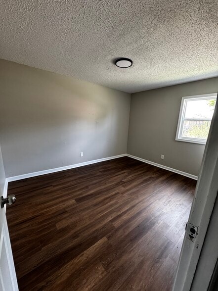 2400 19th Ave N, Birmingham, AL à vendre - Photo intérieure - Image 3 de 6