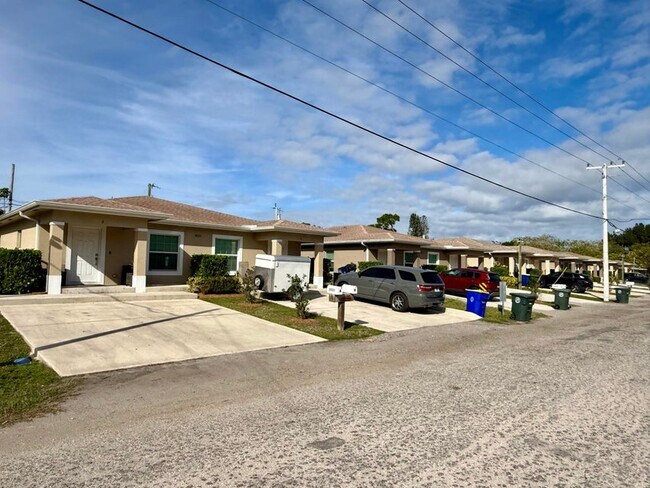 Plus de détails pour 3531 S 7th St, Fort Pierce, FL - Multi-résidentiel à vendre