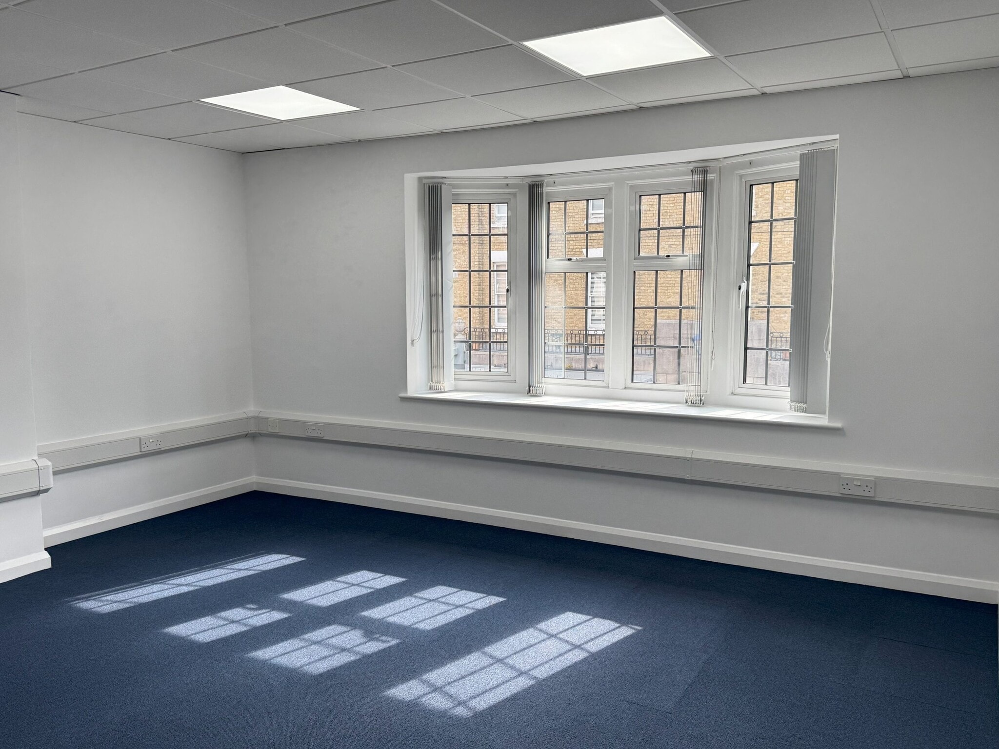 137 High St & 6 Bligh's Rd, Sevenoaks for lease Interior Photo- Image 1 of 4