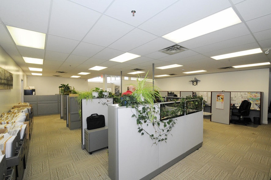 64 Prince Andrew Pl, Toronto, ON for lease - Other - Image 3 of 22