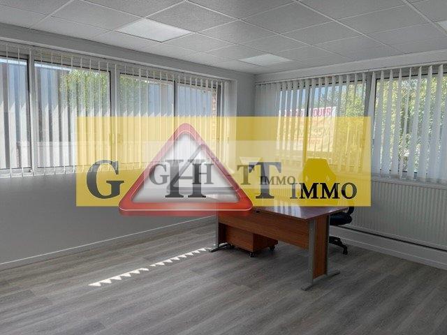 Office in Neuilly-sur-Marne for lease - Interior Photo - Image 3 of 3