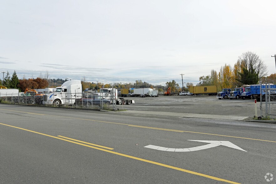 10215 E Marginal Way S, Seattle, WA à louer - Photo du bâtiment - Image 2 de 2