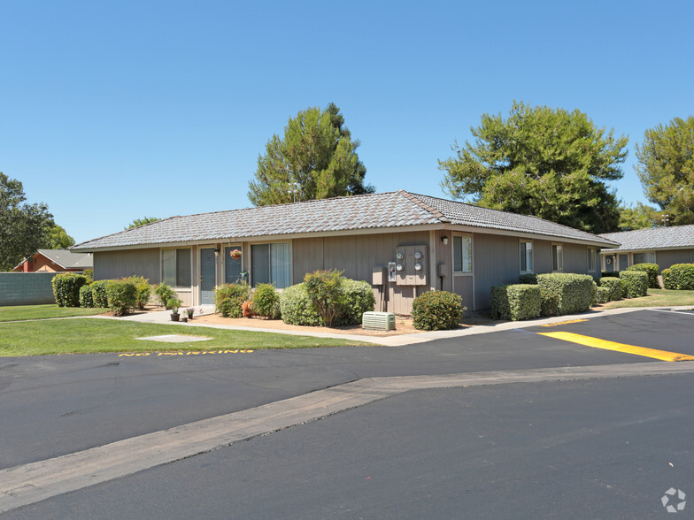 1451 N Peach Ave, Fresno, CA for sale - Primary Photo - Image 1 of 1