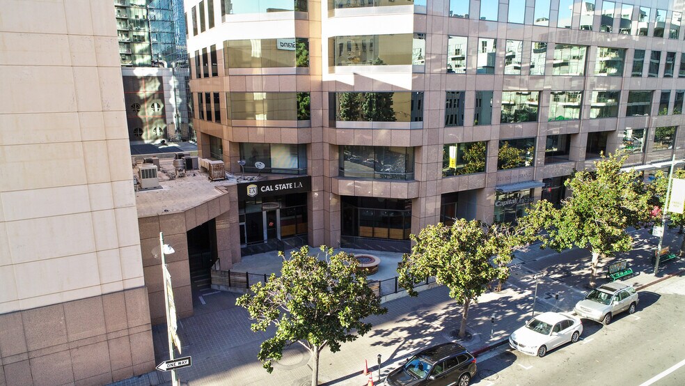 801 S Grand Ave, Los Angeles, CA à louer - Photo du bâtiment - Image 2 de 27