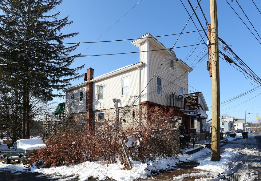 114-120 Charter Oak St, Manchester, CT à vendre - Photo du bâtiment - Image 2 de 3