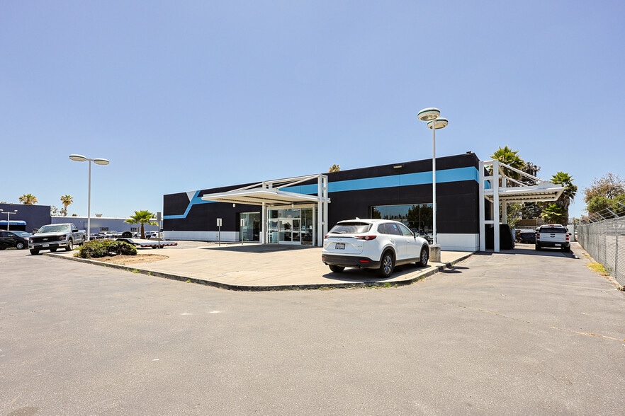 859 N Broadway, Escondido, CA for lease - Building Photo - Image 2 of 4