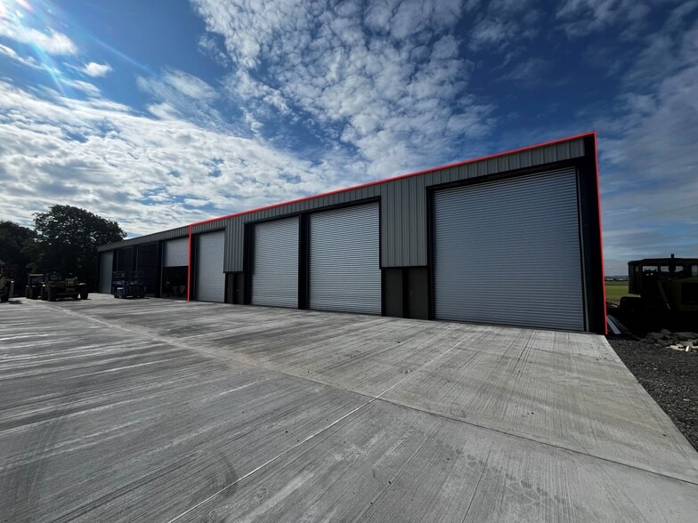 Sewstern Lane, Elston for lease - Interior Photo - Image 2 of 6