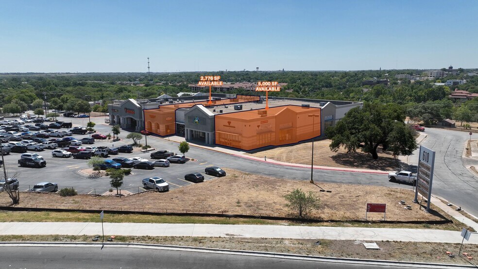 610 N Austin Ave, Georgetown, TX à louer - Photo du bâtiment - Image 2 de 3