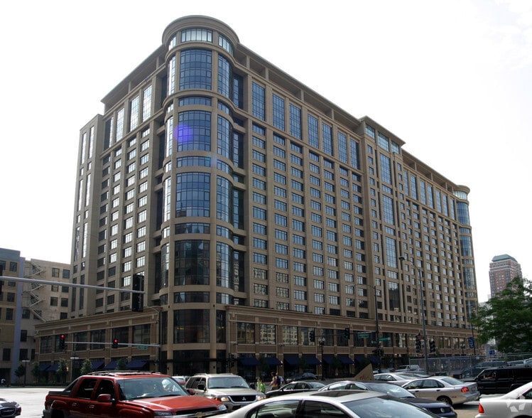 525 S State St, Chicago, IL à louer - Photo du bâtiment - Image 2 de 11