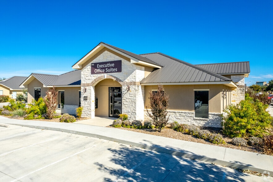 2115 Stephens Pl, New Braunfels, TX for lease - Building Photo - Image 2 of 5