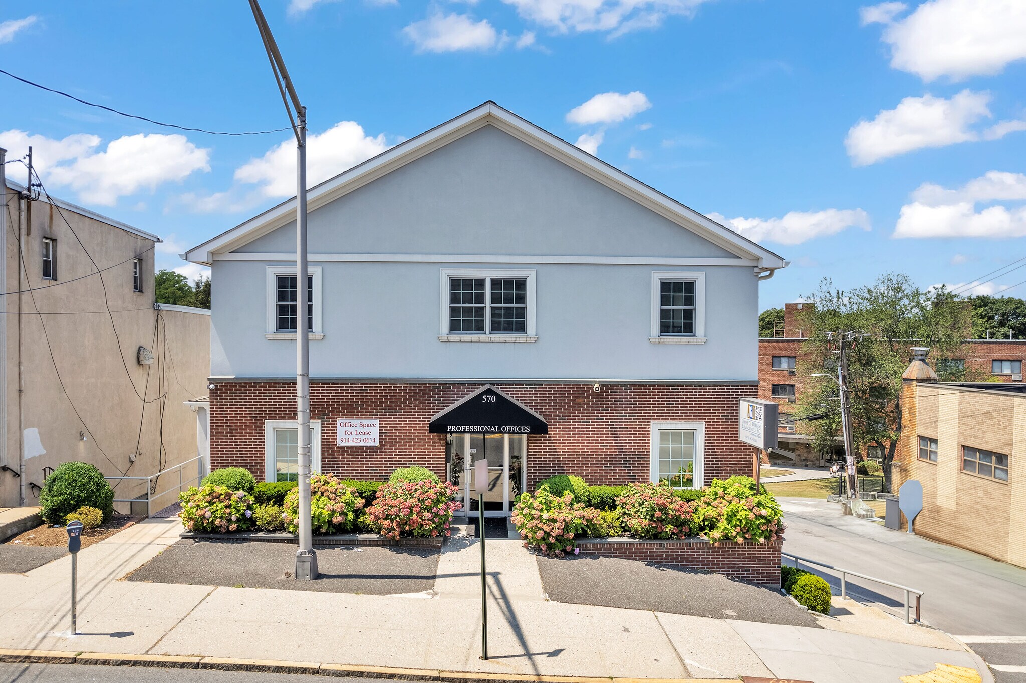 570 Yonkers Ave, Yonkers, NY à louer Photo du bâtiment- Image 1 de 7