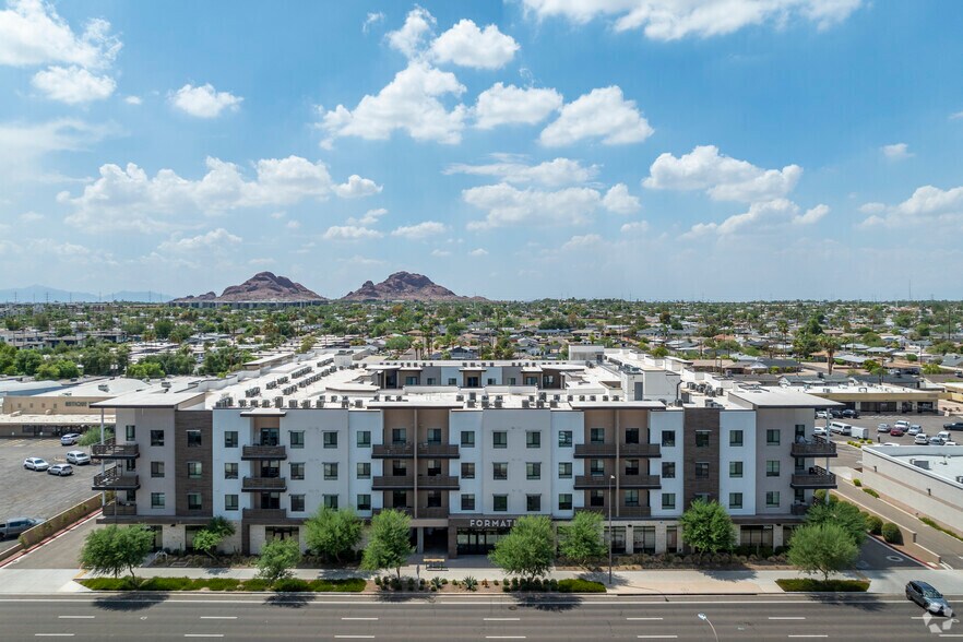 2040-2060 N Scottsdale Rd, Scottsdale, AZ à louer - Photo du bâtiment - Image 2 de 5