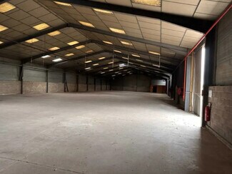 Plus de détails pour Local d'activités à louer