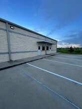 351 Columbia Memorial Pky, Kemah, TX for lease Interior Photo- Image 1 of 4