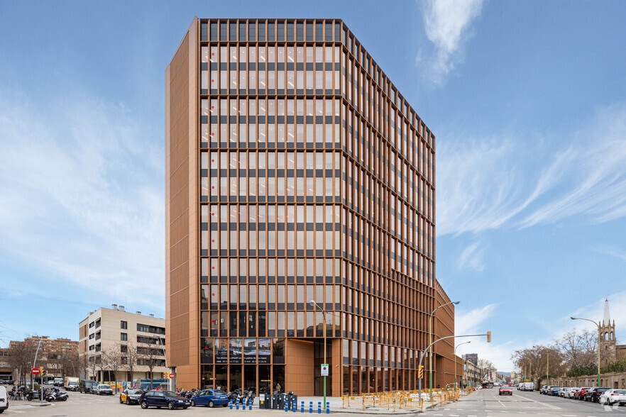 Carrer de Pere IV, 313-321, Barcelona, Barcelona for lease - Building Photo - Image 2 of 11