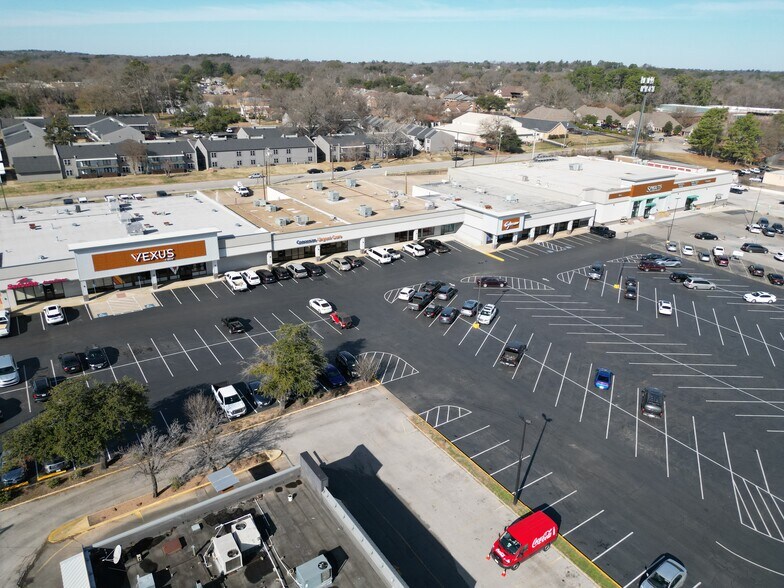 4015 S Broadway Ave, Tyler, TX à louer - Photo du bâtiment - Image 3 de 5