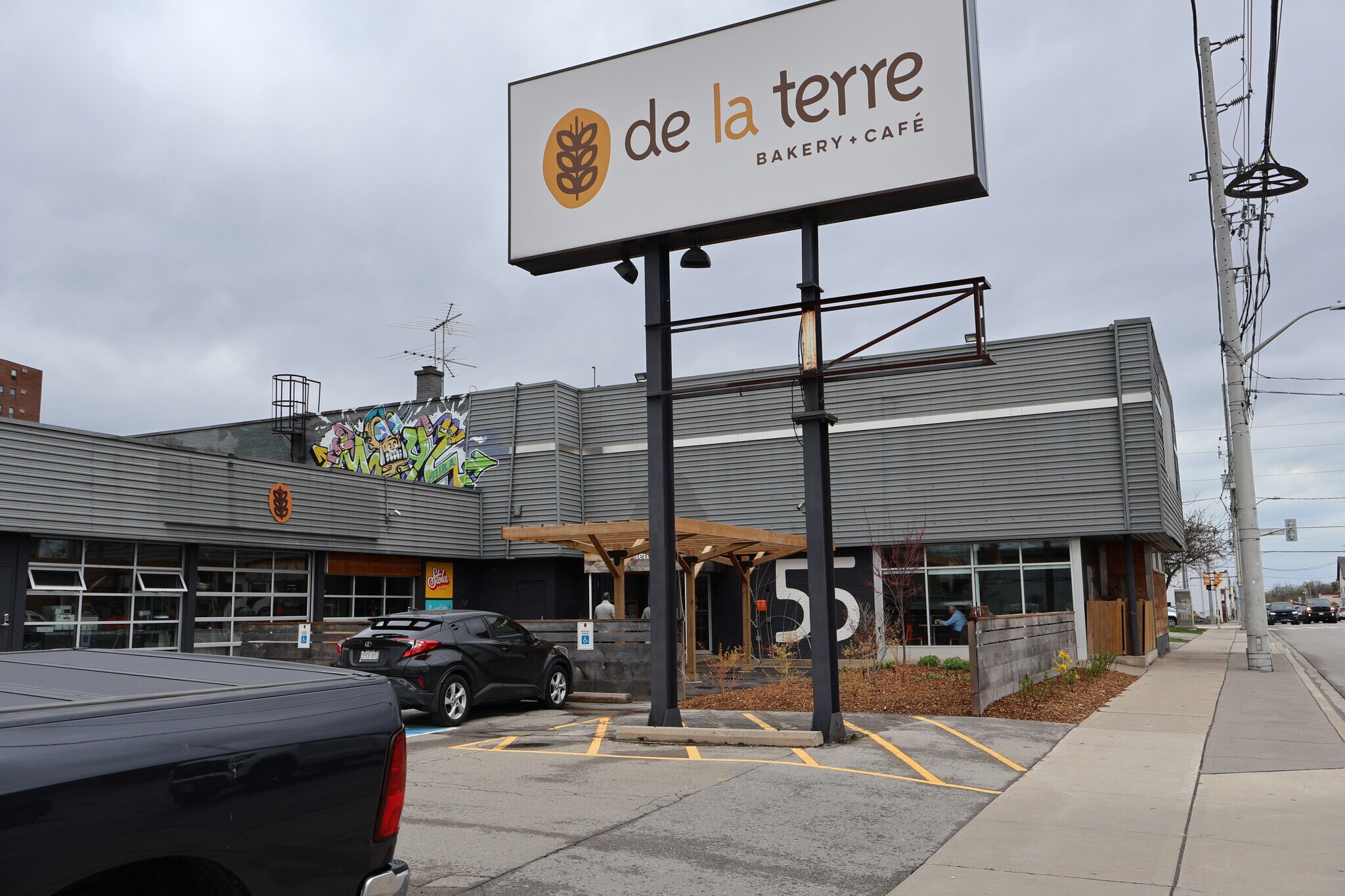 55 Geneva St, St Catharines, ON à vendre Photo du bâtiment- Image 1 de 1