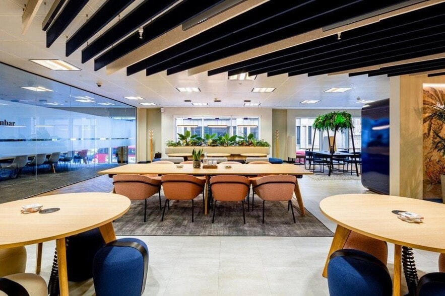 37-41 Gracechurch St, London for lease - Building Photo - Image 3 of 7