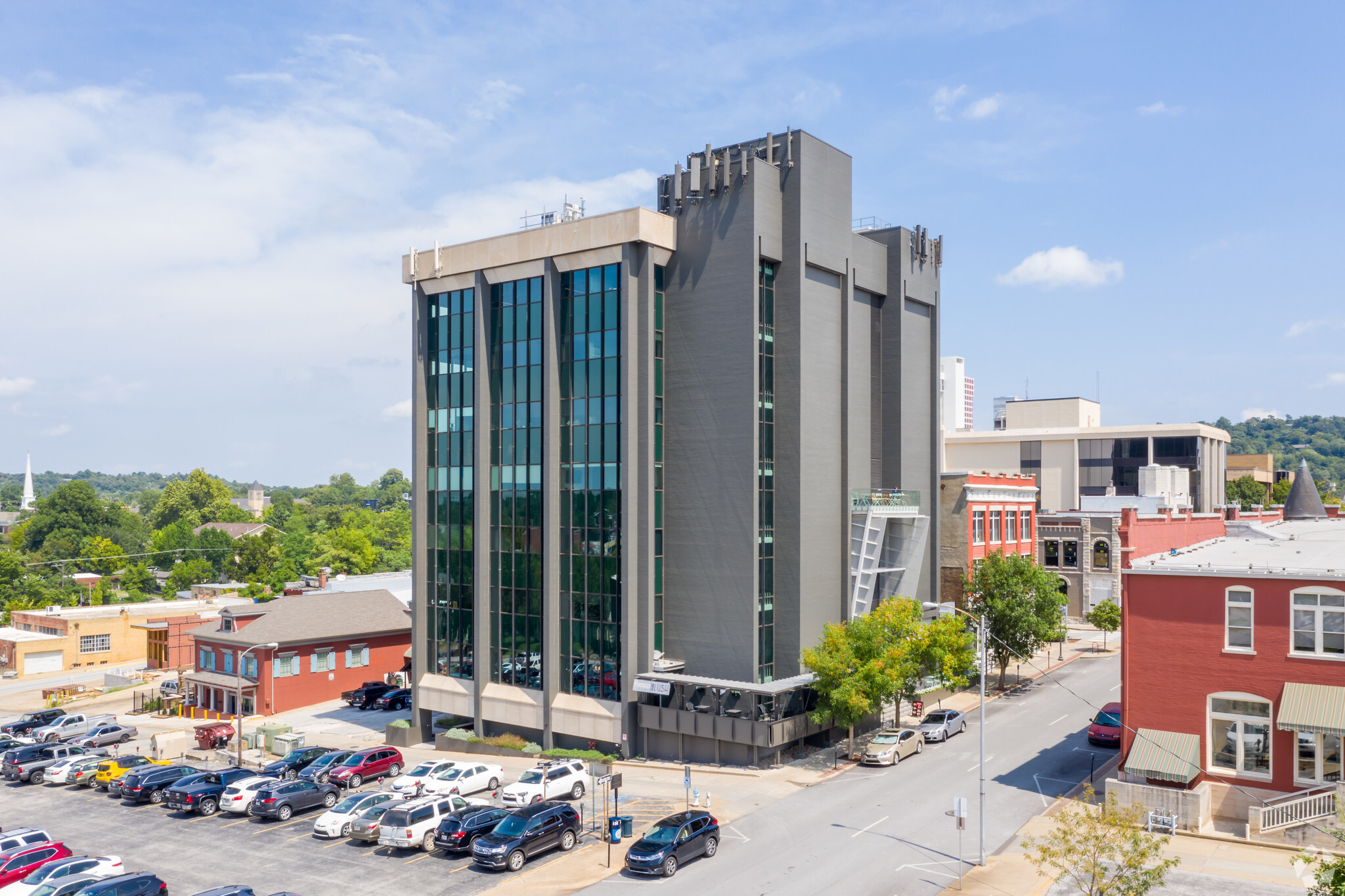 112 W Center St, Fayetteville, AR à louer Photo principale- Image 1 de 33