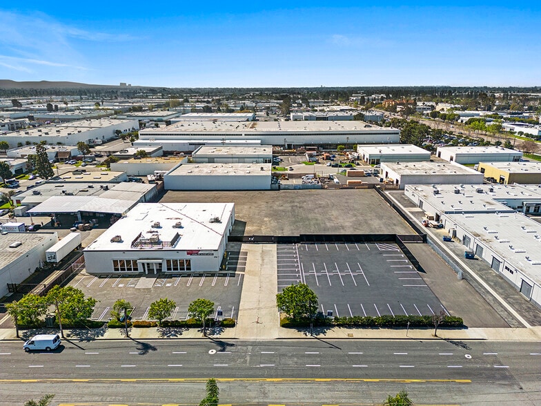 3700 W Warner Ave, Santa Ana, CA for lease - Building Photo - Image 1 of 19