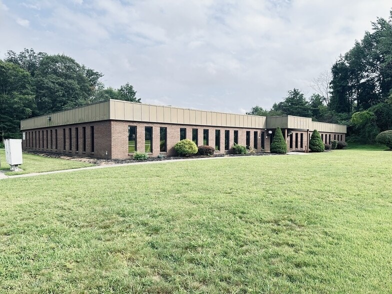 2088 Rt 130, South Brunswick, NJ à louer - Photo du bâtiment - Image 2 de 7