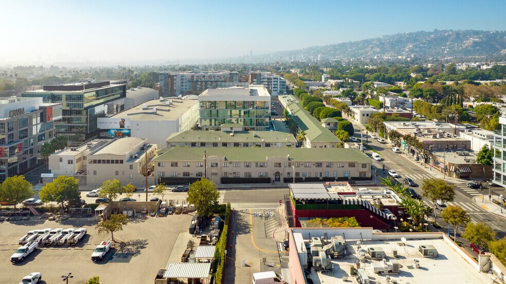 1041 N Formosa Ave, West Hollywood, CA à louer - Photo du bâtiment - Image 3 de 7