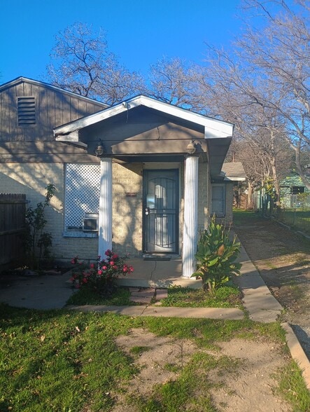 9-Unit Cash-Flowing Portfolio, Ft. Worth portfolio of 9 properties for sale on LoopNet.ca - Building Photo - Image 2 of 9