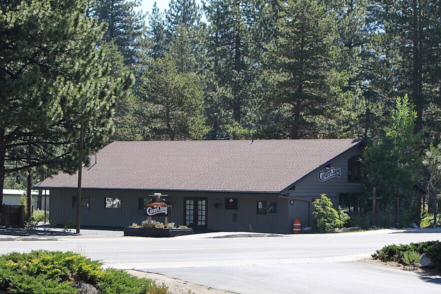 807 Emerald Bay Rd, South Lake Tahoe, CA à vendre - Photo du bâtiment - Image 1 de 32