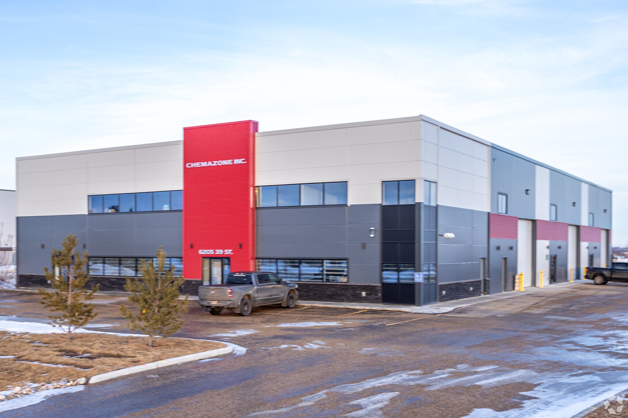 6205 39 St, Leduc, AB à louer Photo du bâtiment- Image 1 de 3