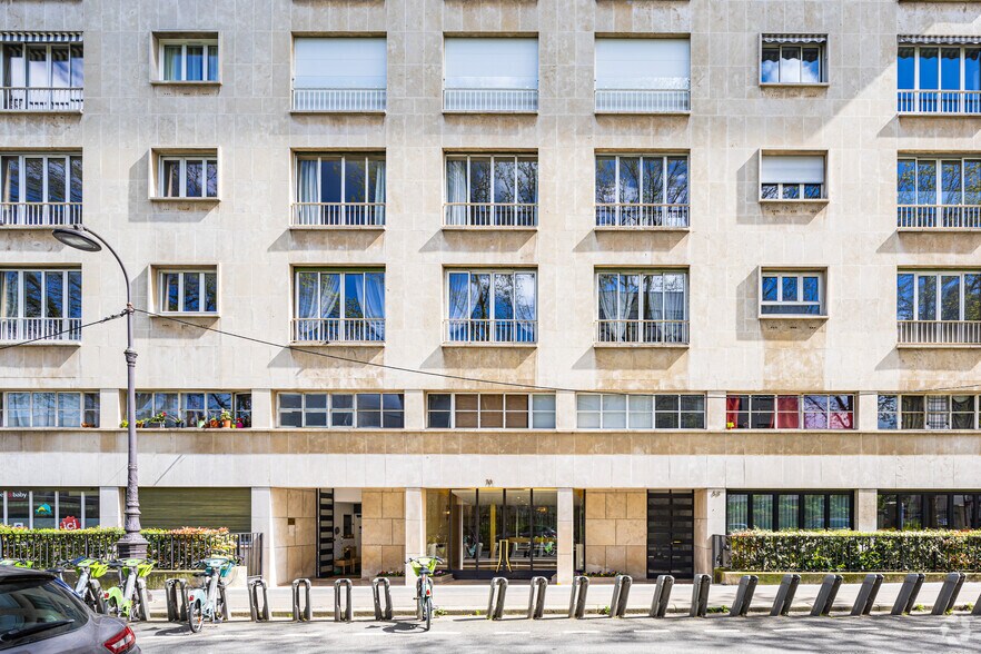 70 Boulevard Flandrin, Paris à vendre - Photo du bâtiment - Image 2 de 2