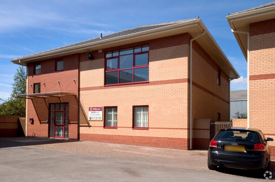 Bruntcliffe Rd, Morley for sale - Primary Photo - Image 1 of 1