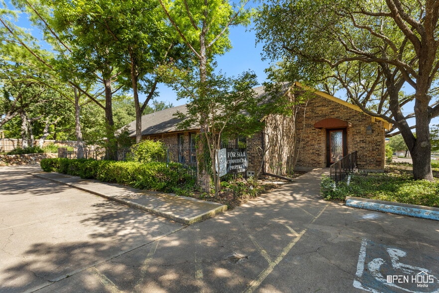 1317 East St, Graham, TX à vendre - Photo du bâtiment - Image 3 de 30