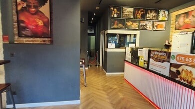 Commerce de détail dans Barcelone, Barcelona à louer - Vidéo sur l’inscription commerciale 