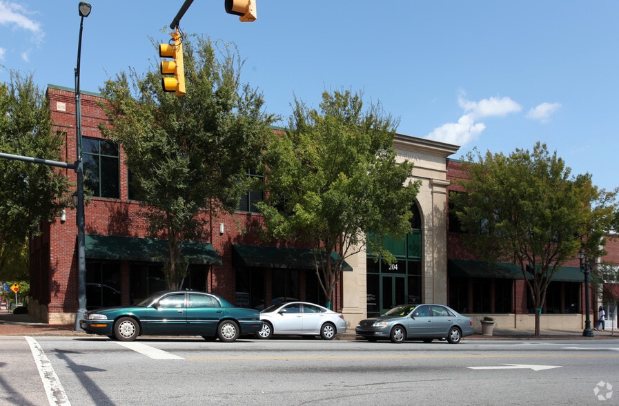 204 E Innes St, Salisbury, NC for lease - Primary Photo - Image 1 of 10