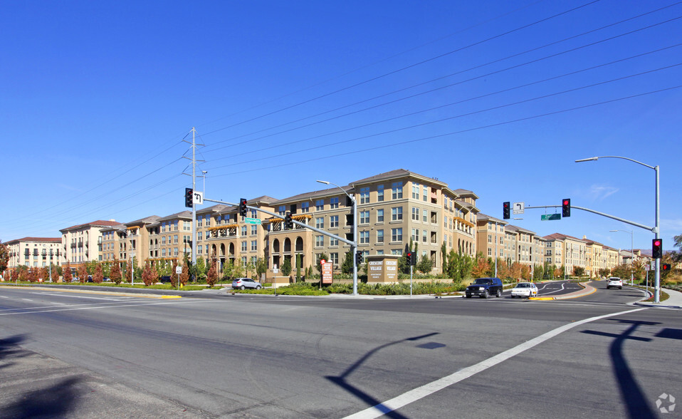 320 Crescent Village Cir, San Jose, CA for sale - Building Photo - Image 1 of 1