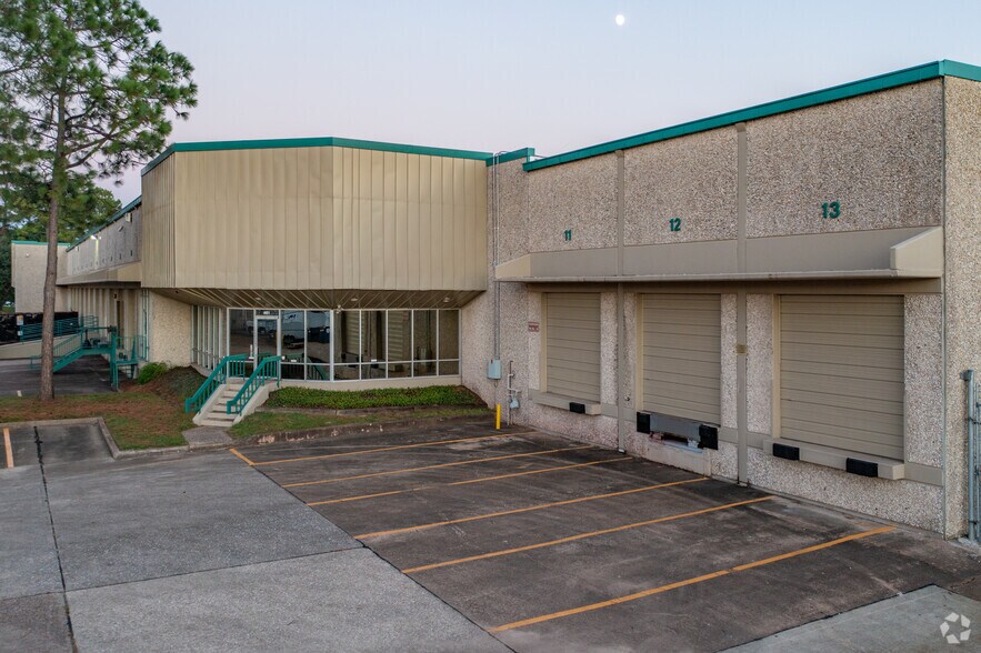 455-465 W 38th St, Houston, TX à louer - Photo principale - Image 1 de 31