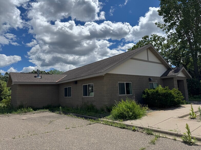 14391 Azurite St NW, Ramsey, MN à vendre - Photo du bâtiment - Image 2 de 7