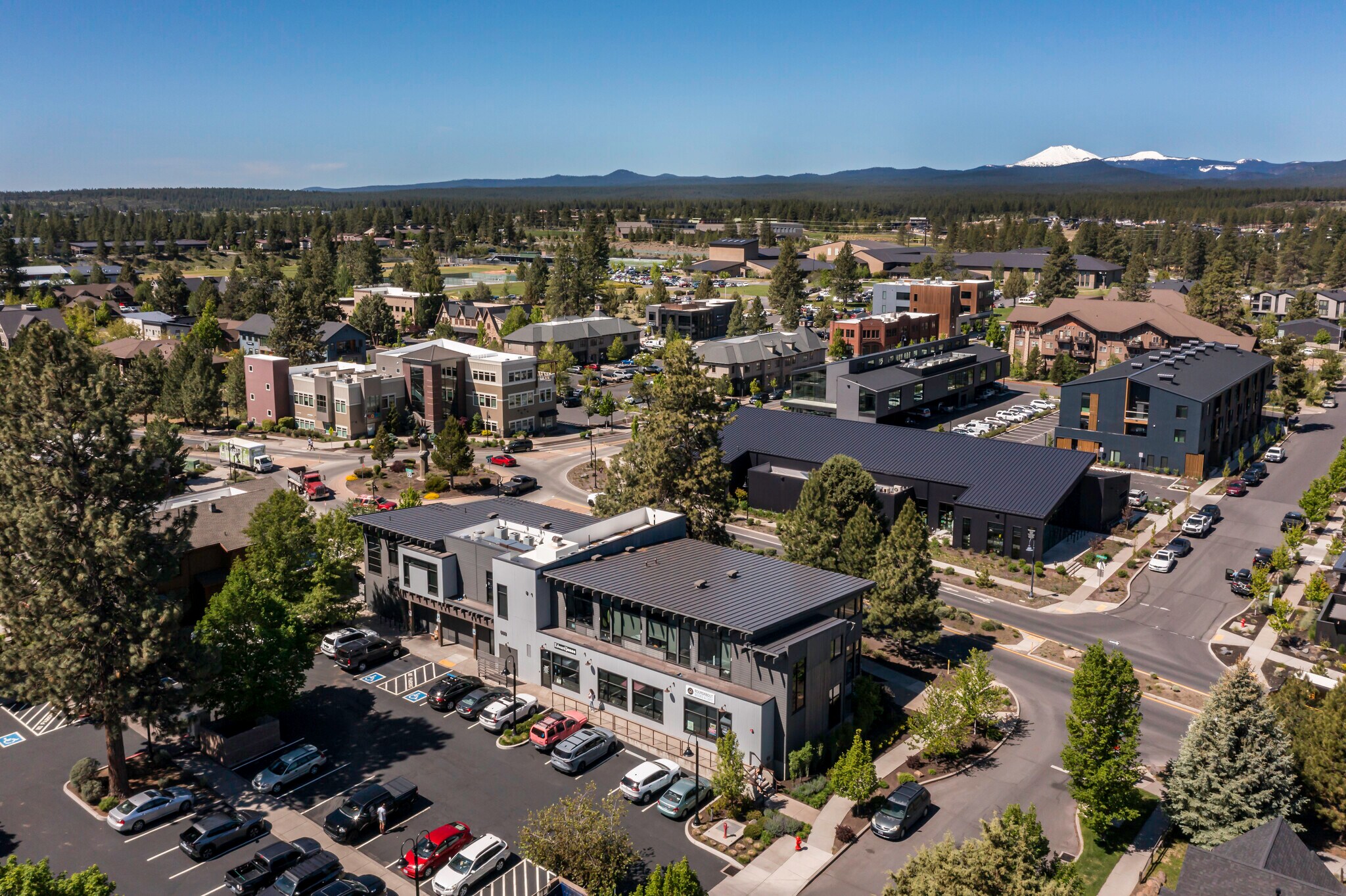 900 NW Mt Washington Dr, Bend, OR à vendre Photo du bâtiment- Image 1 de 1