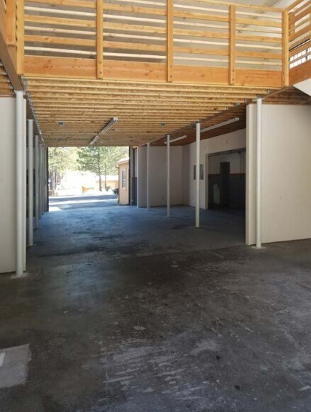 5146 Commercial Way, Hathaway Pines, CA à louer - Photo intérieure - Image 2 de 3