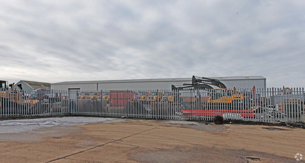 31A-31B Aaron Rd, Whittlesey à louer - Photo du bâtiment - Image 2 de 4