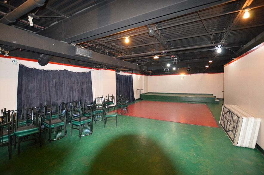 712 S Walton Walker Blvd, Dallas, TX à louer - Photo intérieure - Image 2 de 13