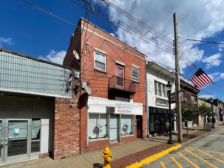 9 Unit Mixed-Use Portfolio portfolio of 2 properties for sale on LoopNet.ca - Building Photo - Image 3 of 12