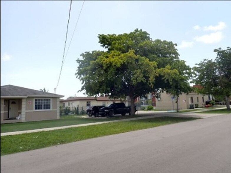 324 Foster Rd, Hallandale Beach, FL à vendre - Photo du bâtiment - Image 3 de 4