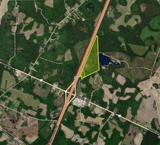 Highly Visible Parcel Near I95 Interchange - Terrain de camping