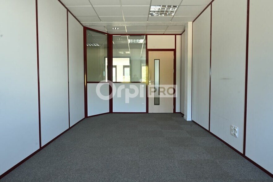5 Route Du Paisy, Dardilly for lease - Interior Photo - Image 3 of 11
