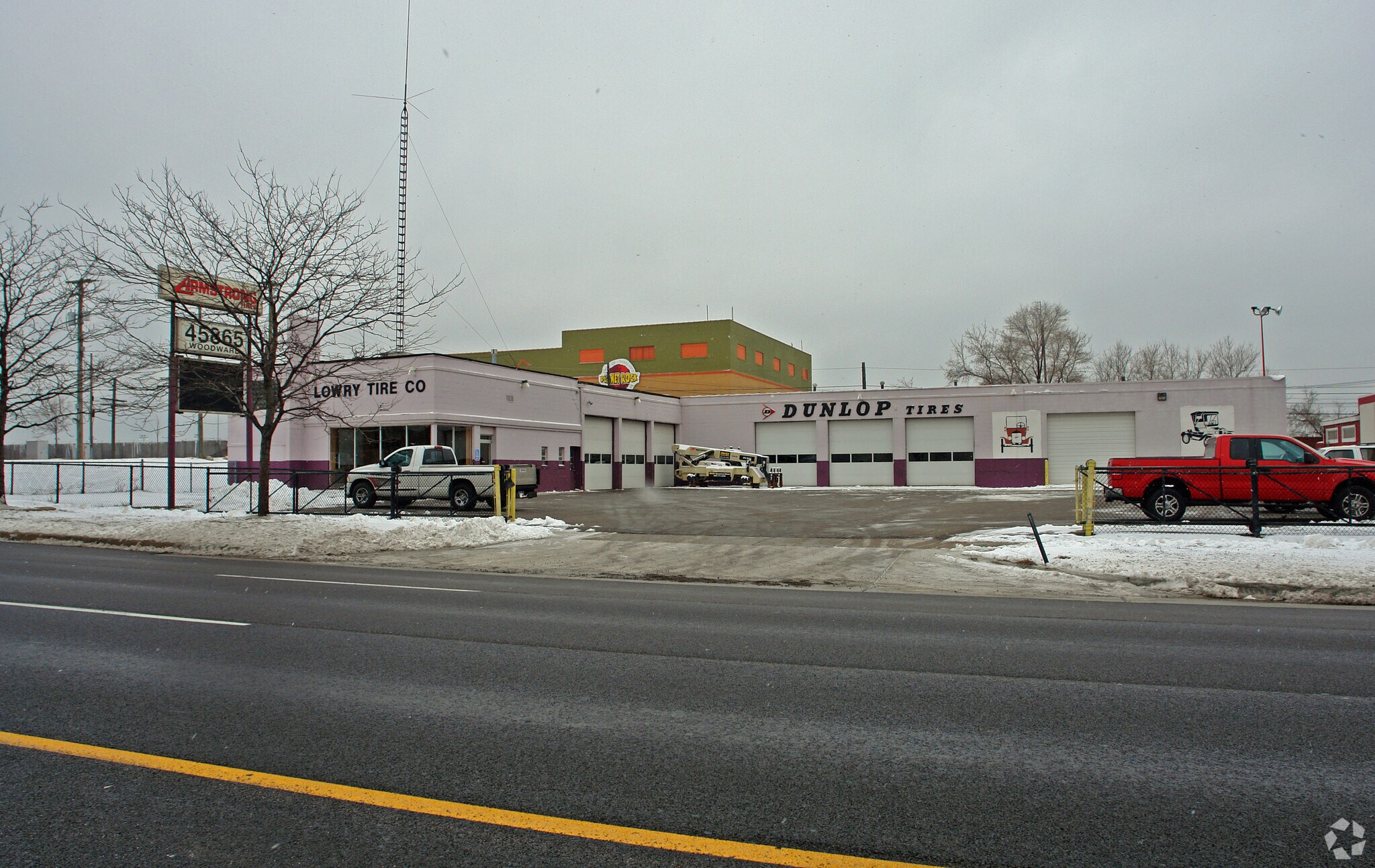 45865 Woodward Ave, Pontiac, MI à vendre Photo du bâtiment- Image 1 de 4